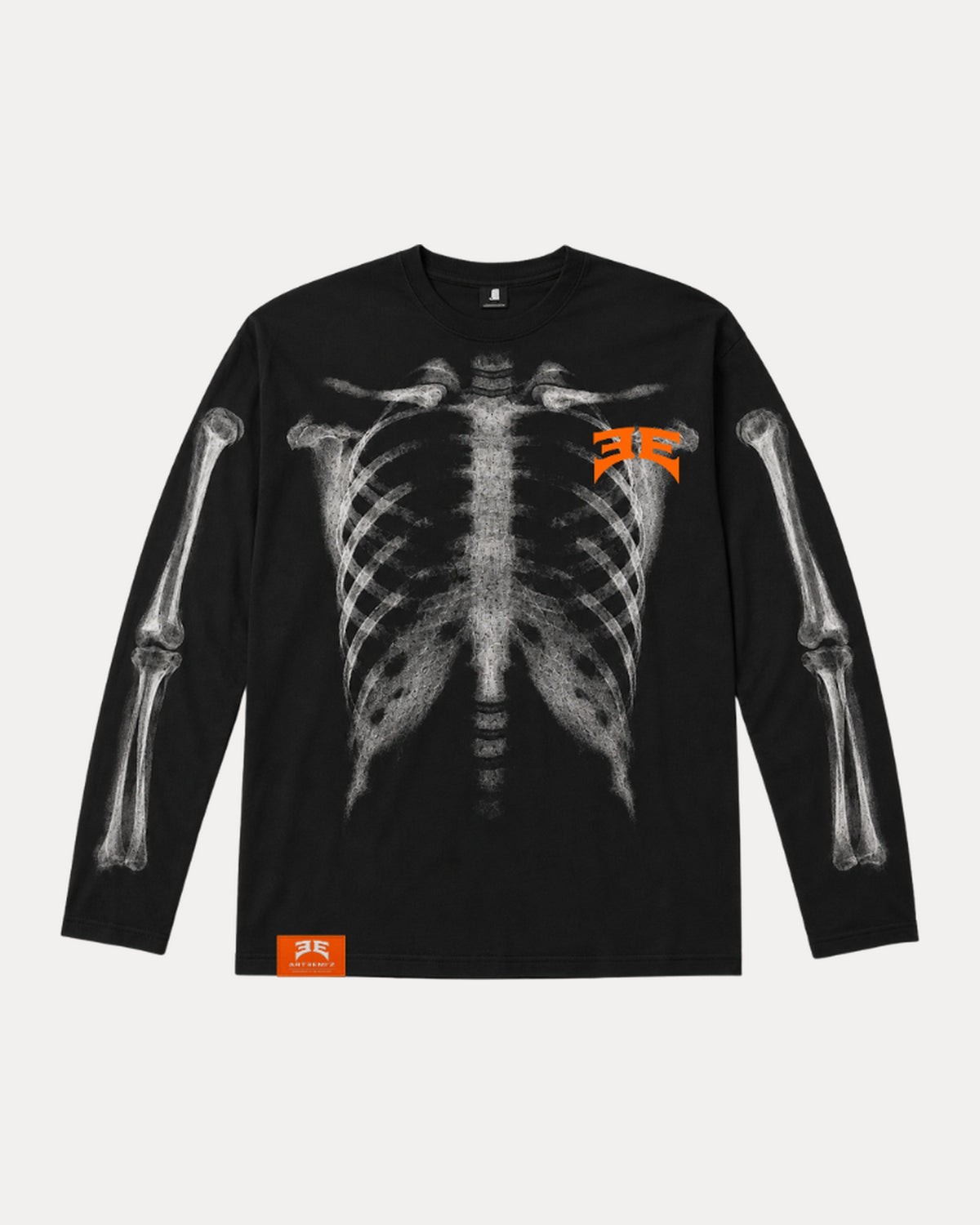 Bones Longsleeve de ARTƎEMIZ — delantero, esqueleto en rayos X sobre negro